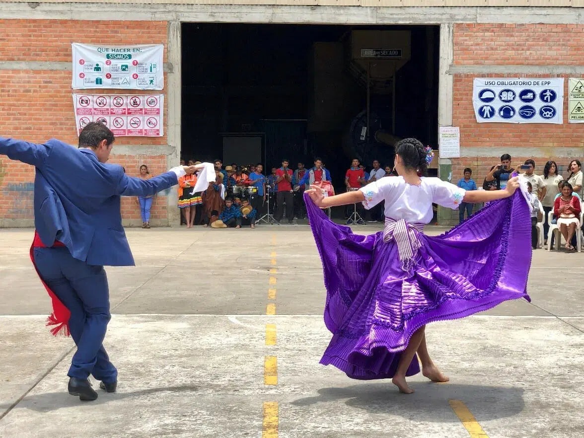 image of Peru dancers
